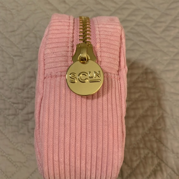 Mini corduroy pouch in pom with gold puffy hearts - Picture 3 of 5